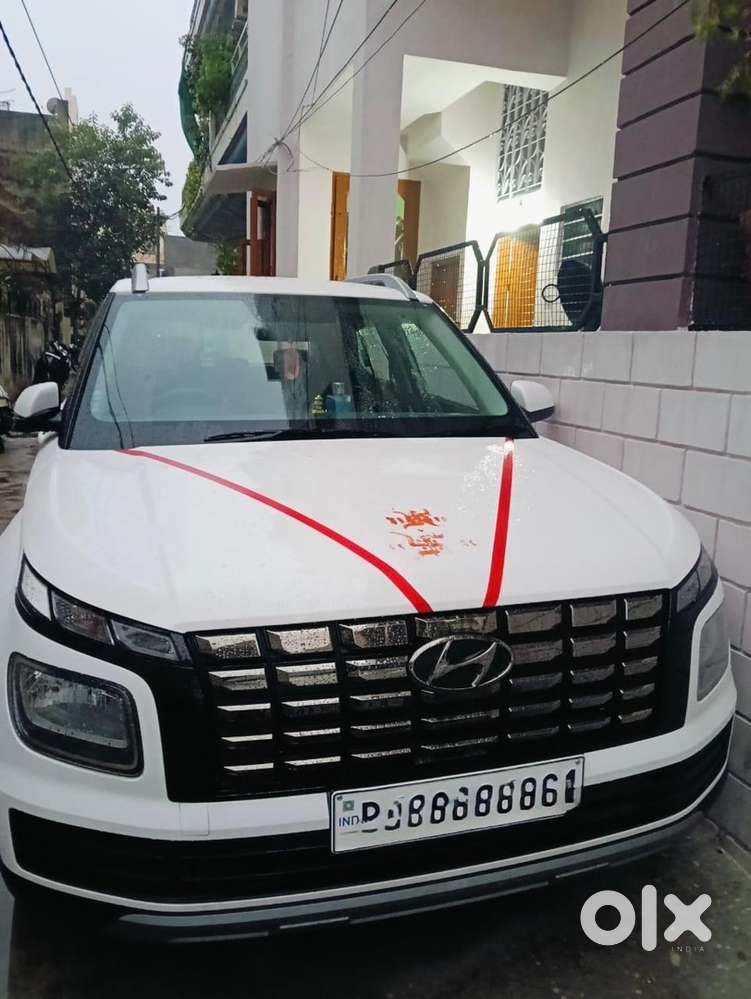 Hyundai Venue Petrol 2024