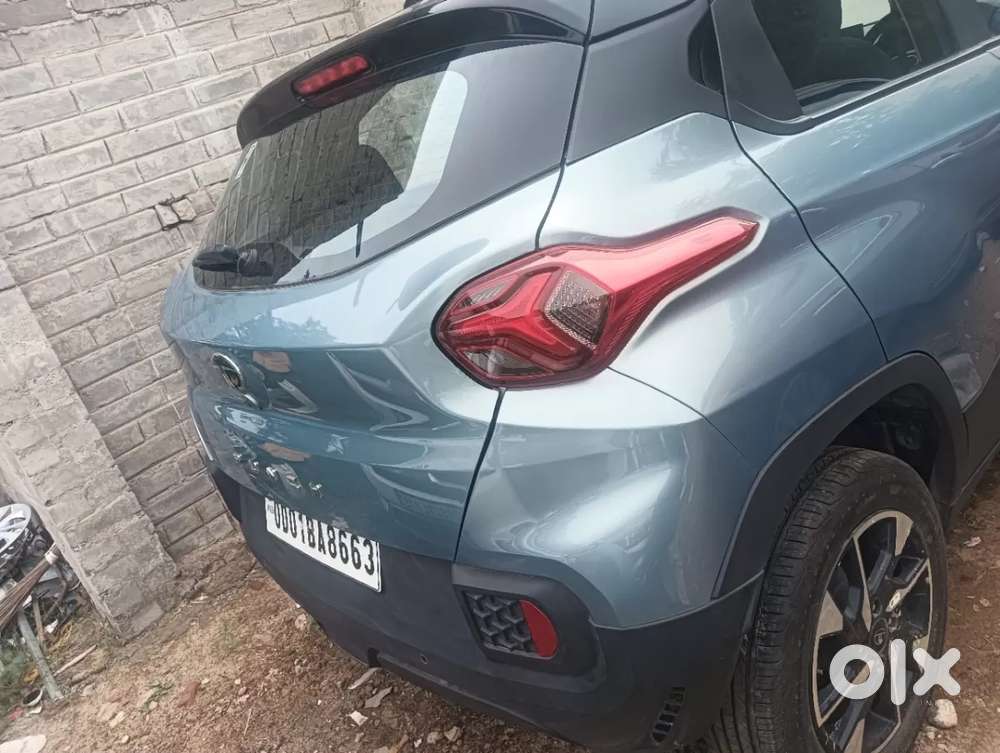 Tata Punch Creative Dual Tone Mt Sunroof, 2025, Petrol