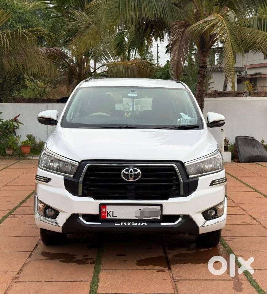 Toyota Innova Crysta 2.4 Gx Limited Edition At 7 Str, 2016, Diesel