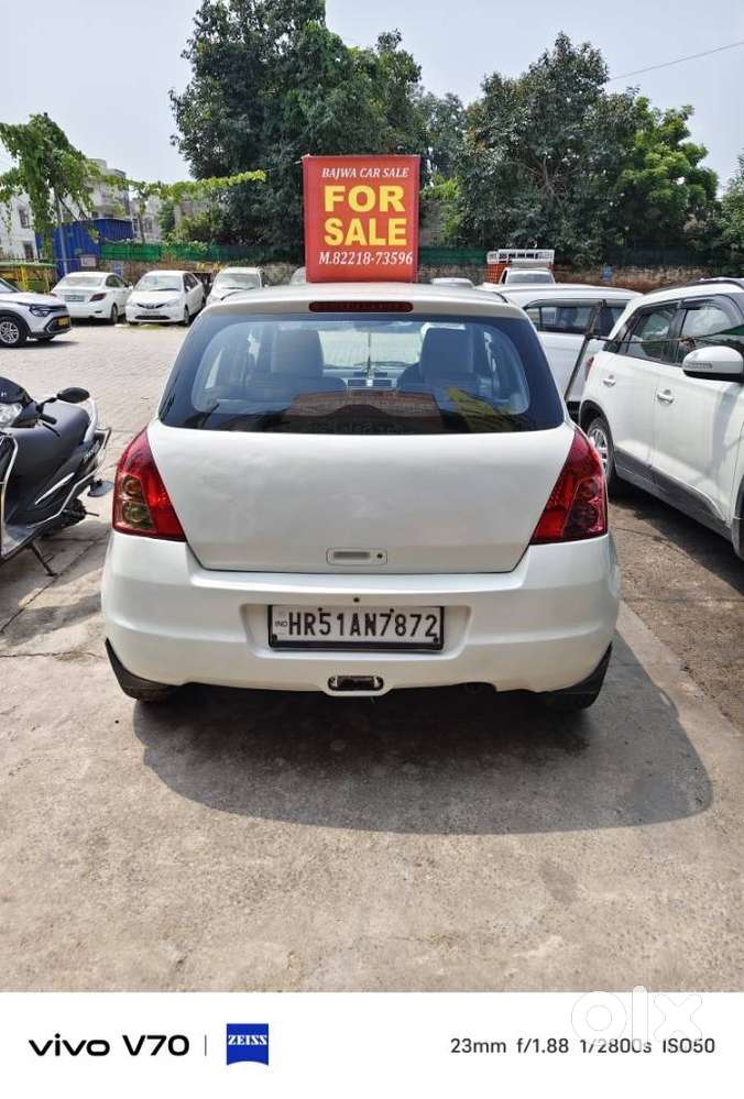 Maruti Suzuki Swift Vxi 1.2 Abs Bs-iv, 2011, Petrol