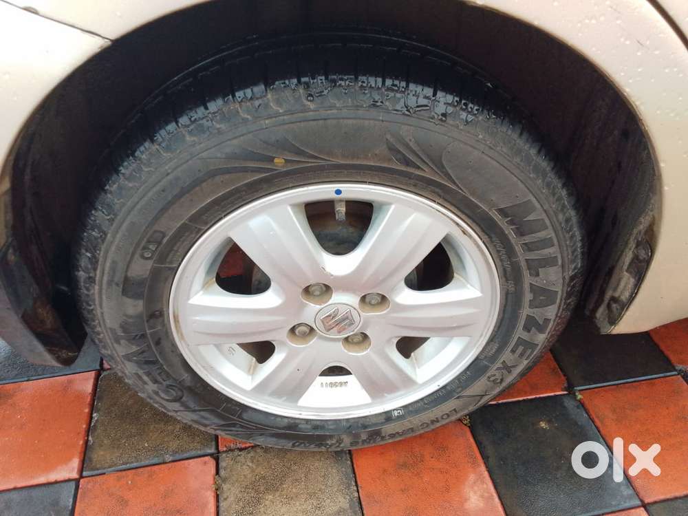 Maruti Suzuki Swift Dzire Zxi + Mt, 2010, Petrol