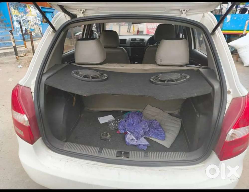 Skoda Fabia 2010 Petrol 64000 Km Driven