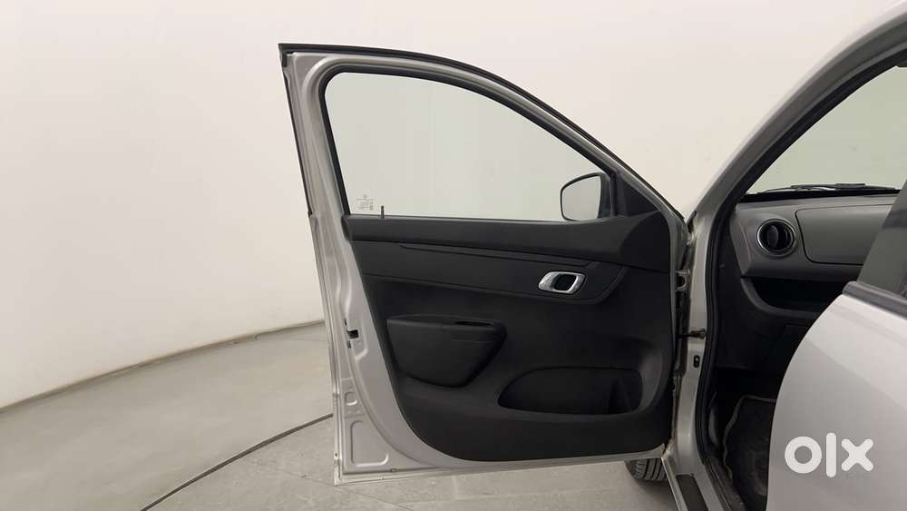 Renault Kwid 2019-ongoing 1.0 Rxt Amt (o), 2018, Petrol