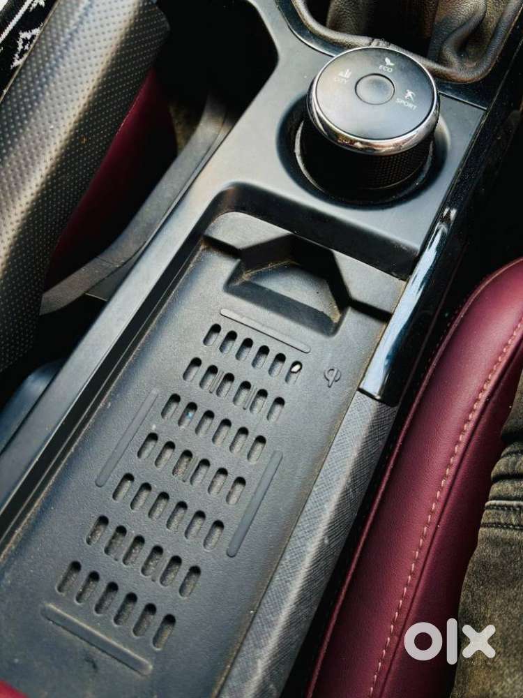 Tata Curvv Accomplished Plus A 1.2 Hyperion Gdi Petrol 6mt, 2025, Pe..
