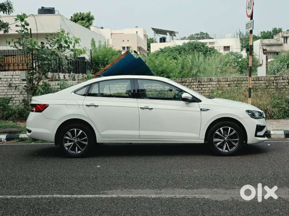Skoda Slavia 1.0 Tsi Style At, 2023, Petrol