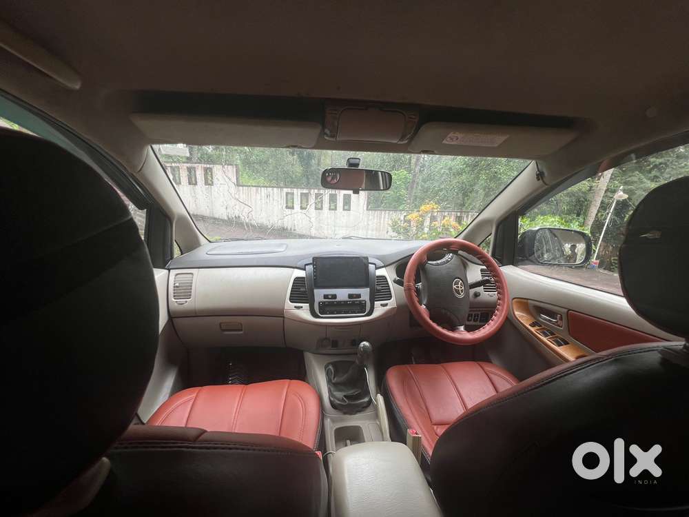 Toyota Innova 2.5 V 2011