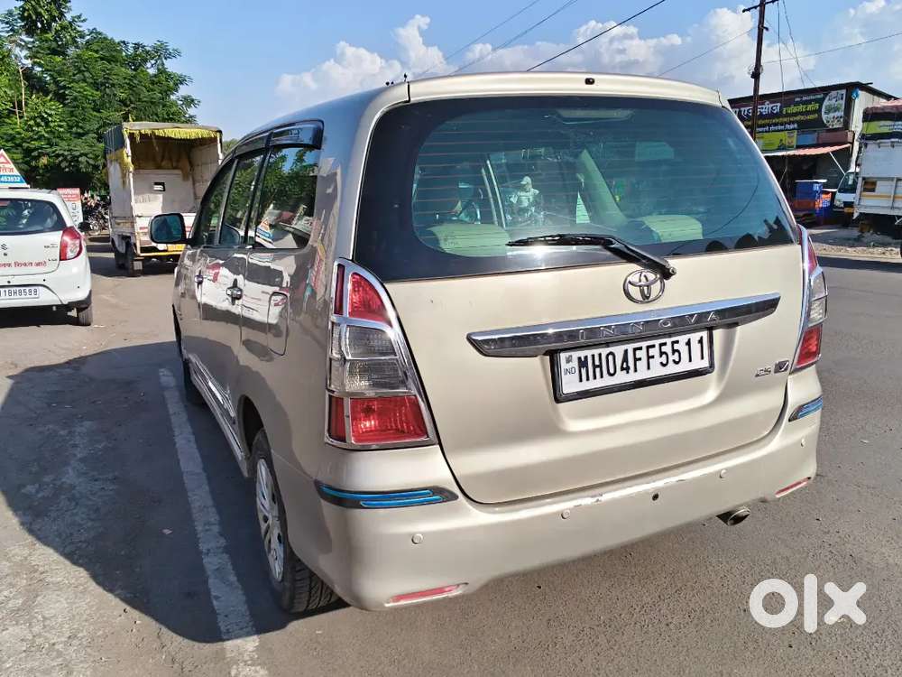 Toyota Innova 2012