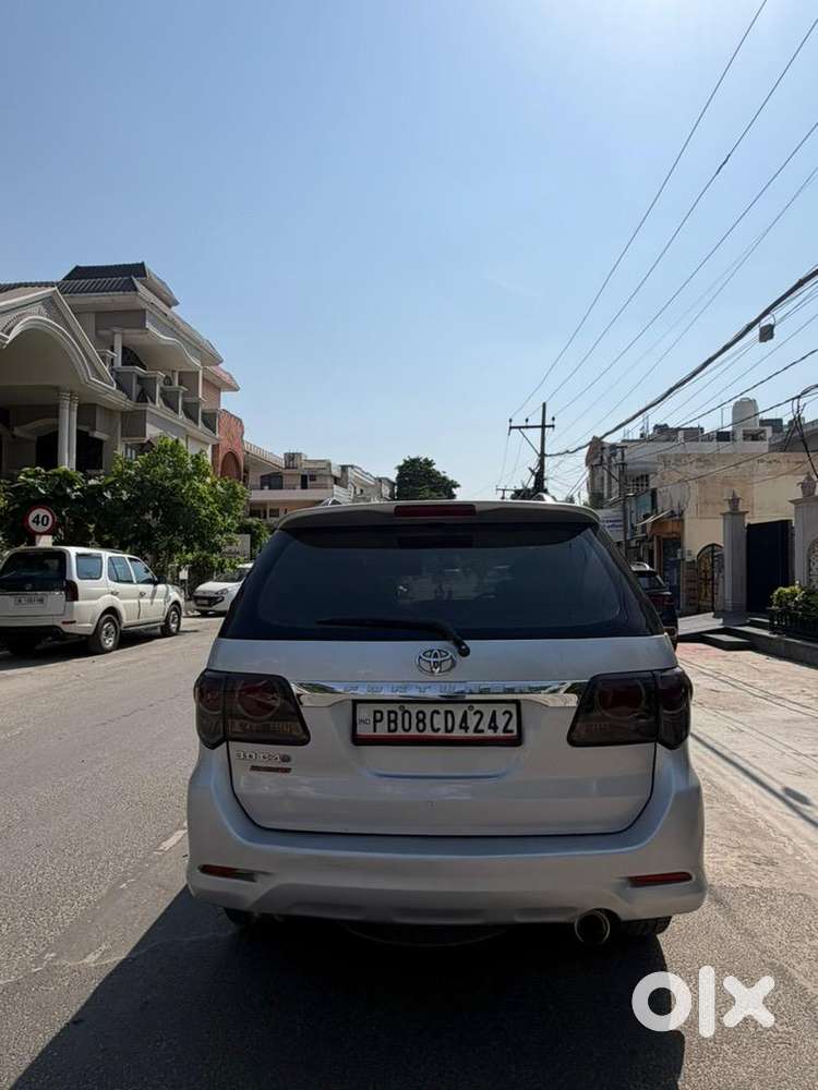 Toyota Fortuner 2012 Diesel 156000 Km Driven