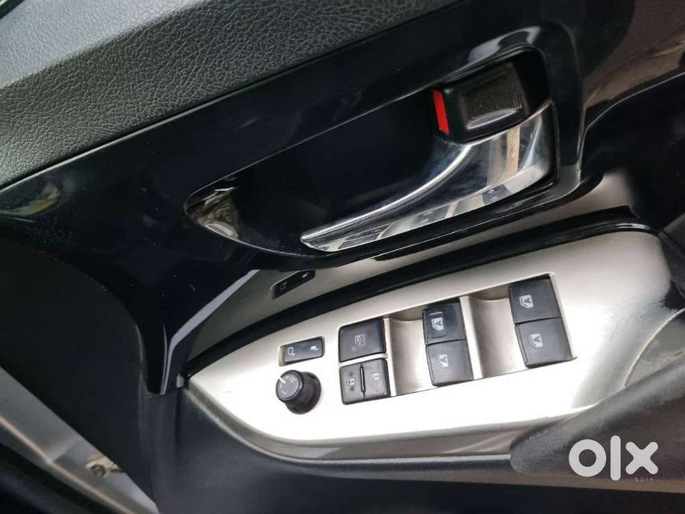Toyota Innova Crysta 2.7 V, 2020, Petrol