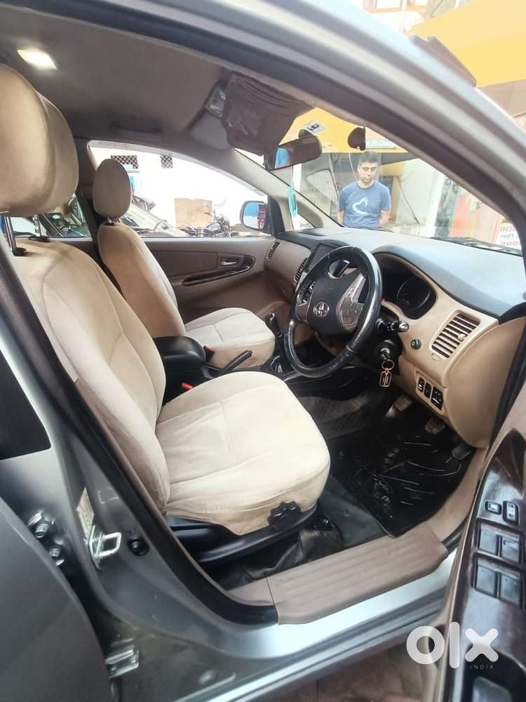 Toyota Innova 2015 Diesel Well Maintained