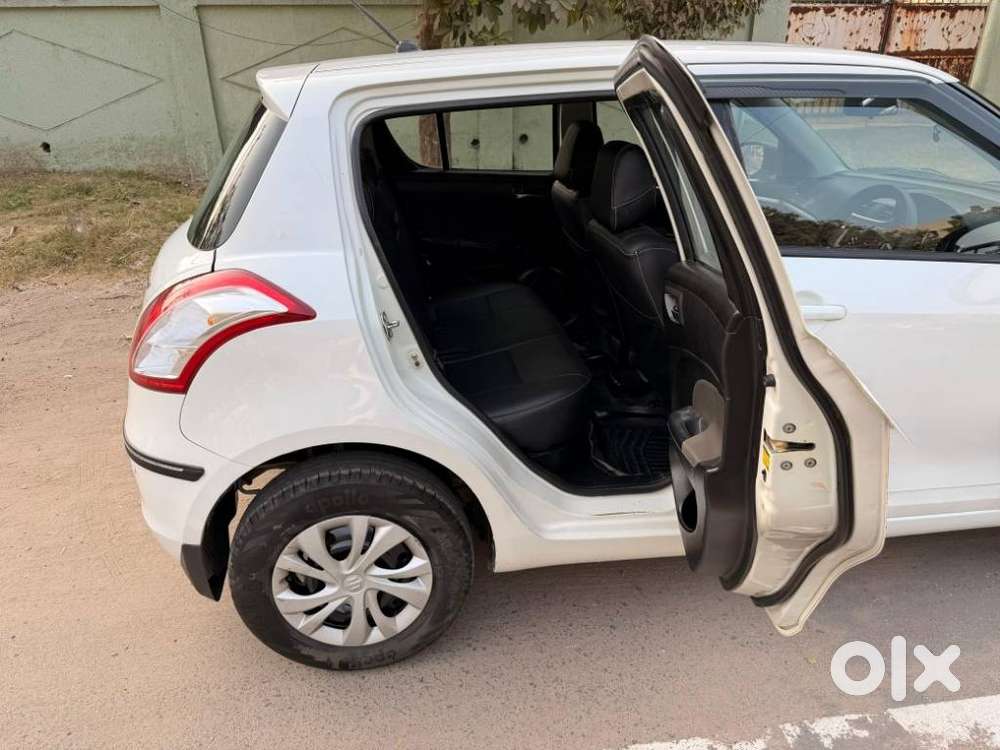 Maruti Suzuki Swift Vxi + Manual, 2015, Petrol