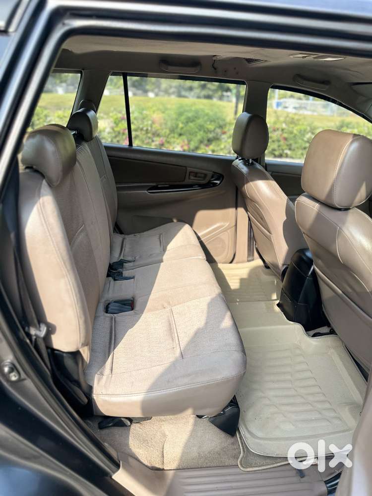 Toyota Innova 2.5 G (diesel) 8 Seater, 2015, Diesel
