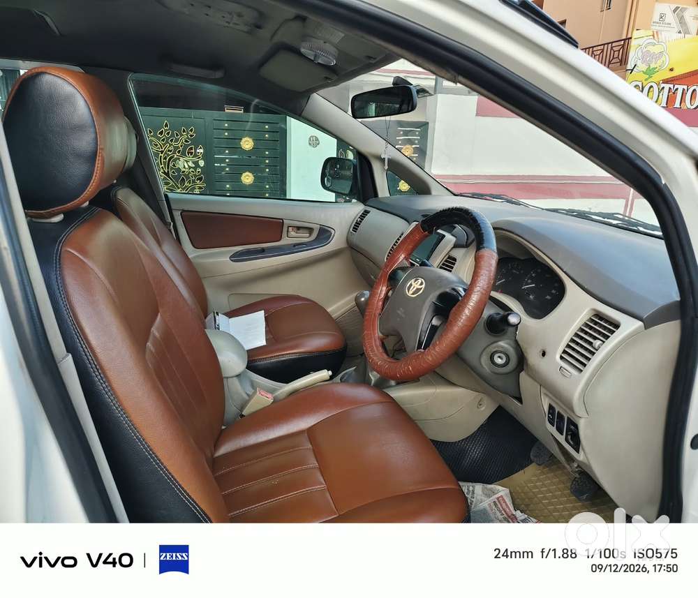 Toyota Innova 2.5 G (diesel) 8 Seater Bs Iv, 2012, Diesel