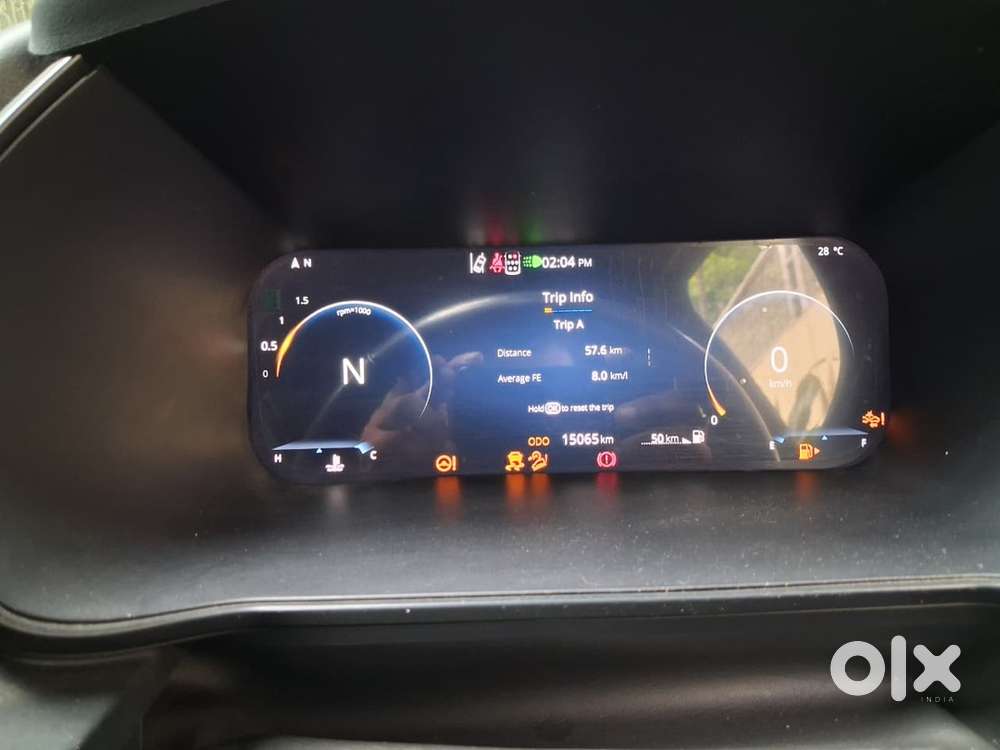 Tata Safari Accomplished + Dark Edition(at)