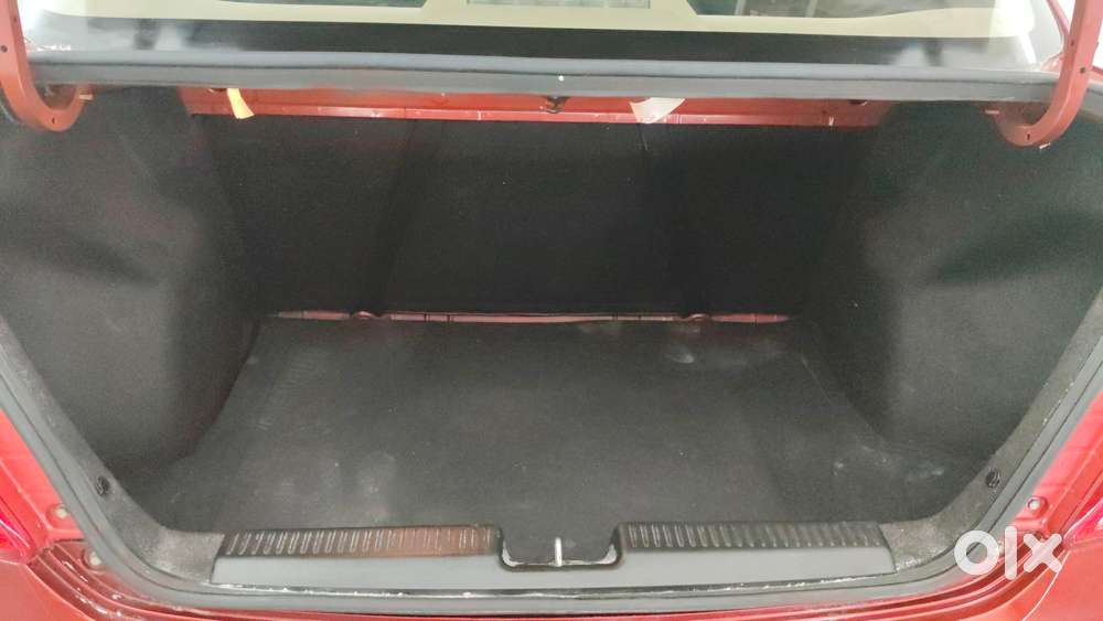 Maruti Suzuki Swift Dzire Zxi + Amt, 2017, Petrol