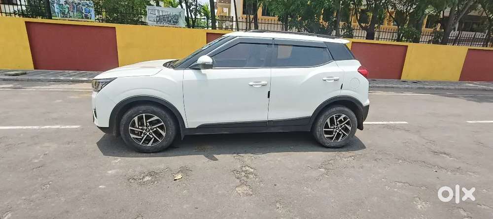 Mahindra Xuv300 (w8) 2023 Petrol 6000 Km Driven