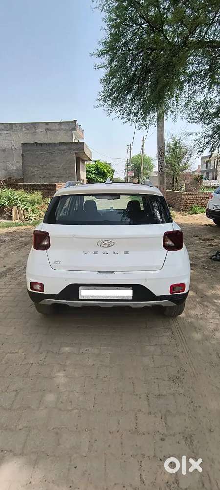 Hyundai Venue Diesel 2021 Manual 80000 Km Driven