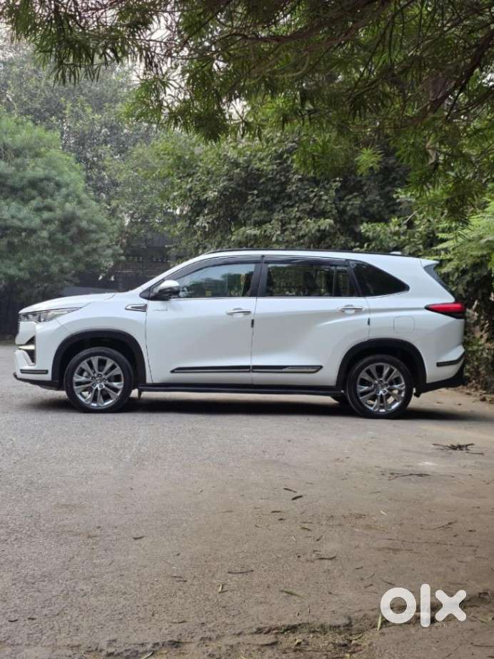 Toyota Innova Hycross 2.0 Zx Hybrid 7 Str, 2024, Petrol
