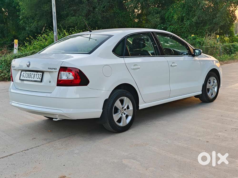 Skoda Rapid 1.0 Ambition Tsi At, 2021, Petrol