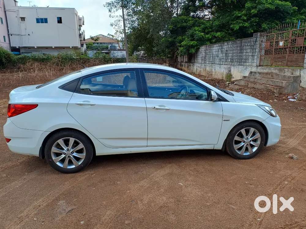 Hyundai Fluidic Verna 2011 Diesel 105000 Km Driven
