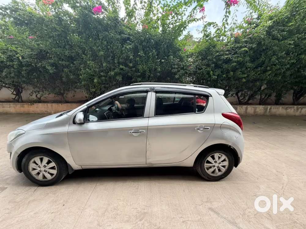 Hyundai I20 2012 Cng & Hybrids 95000 Km Driven