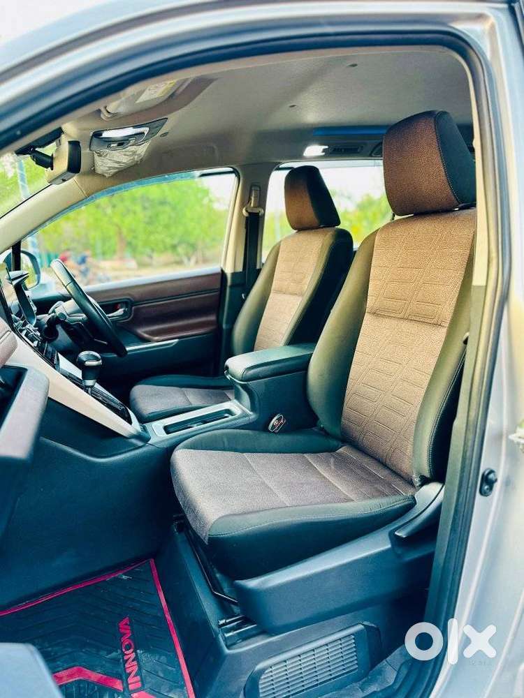 Toyota Innova Hycross 2.0 Vx Hybrid 7 Str, 2023, Petrol