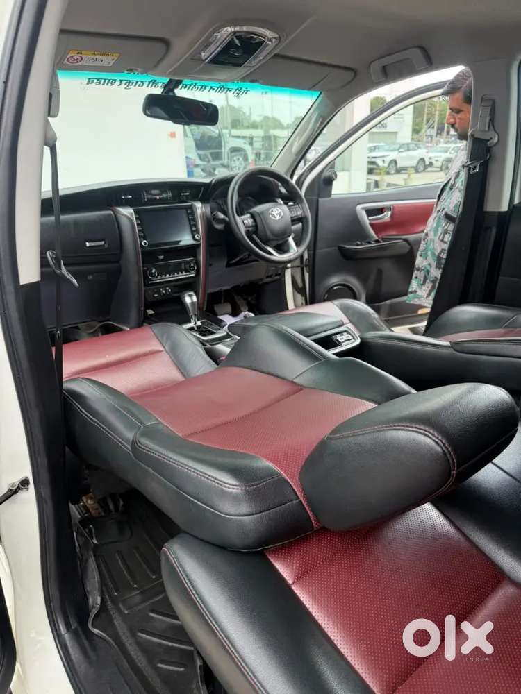 Toyota Fortuner Legender 2023