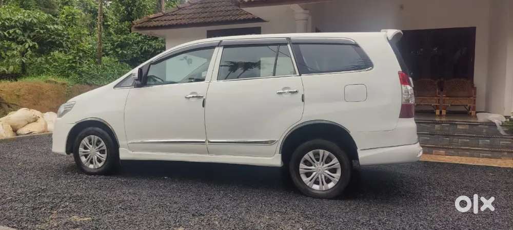 Toyota Innova 2015 Diesel 146000 Km Driven
