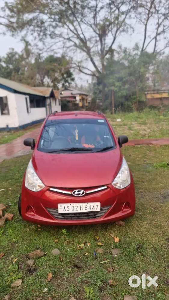 Well Maintained Eon Era + Car.