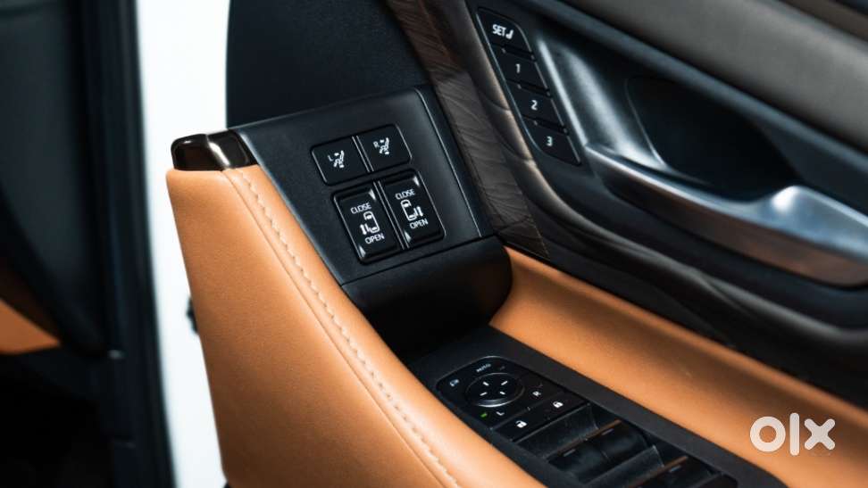 Toyota Vellfire Vip – Executive Lounge, 2025, Petrol