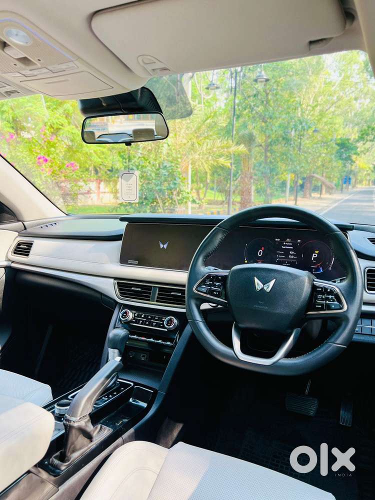 Mahindra Xuv700 2.2 Ax 7 Diesel At Str, 2024, Diesel