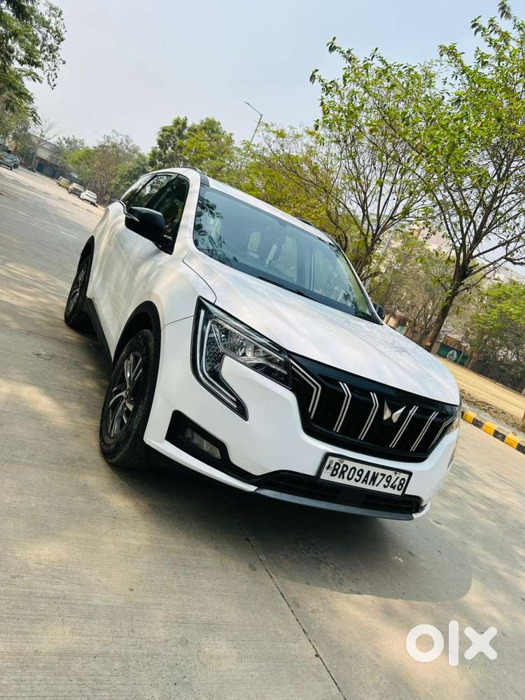Mahindra Xuv700 2.0 Ax 5 Petrol Mt Str, 2022, Petrol