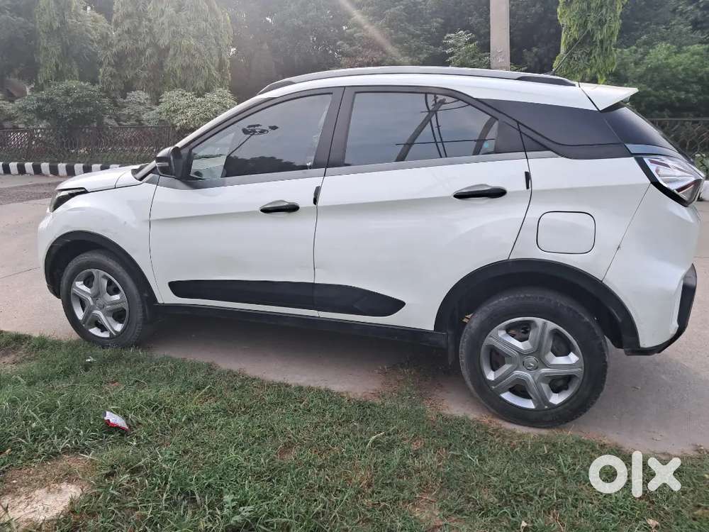Tata Nexon 1.5 Diesel 30 Decmber 2020  1st Owner  75000 K.m. Dl Ragist