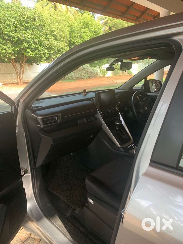 Toyota Innova Hycross 2024 Suv