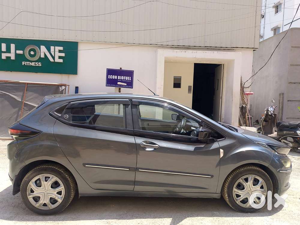 Tata Altroz 1.2 Xm, 2023, Petrol