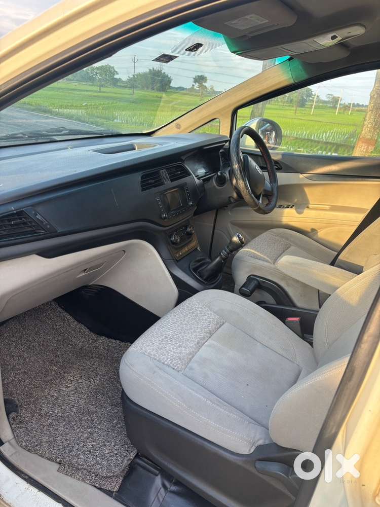 Mahindra Marazzo Diesel 2018