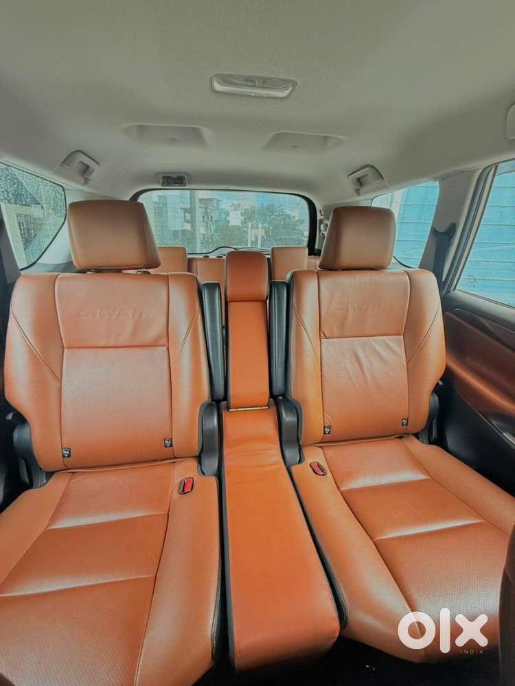 Toyota Innova Crysta 2.4zx At