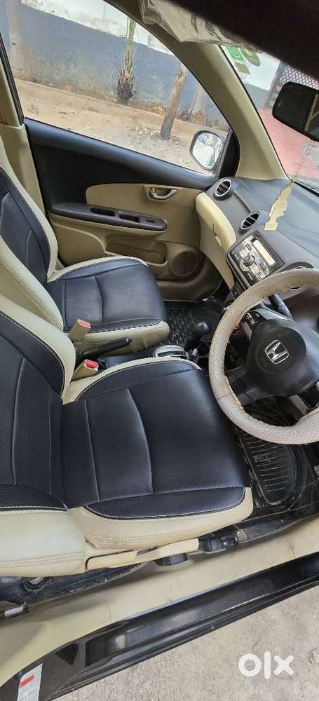 Honda Brio V Automatic, 2013, Petrol