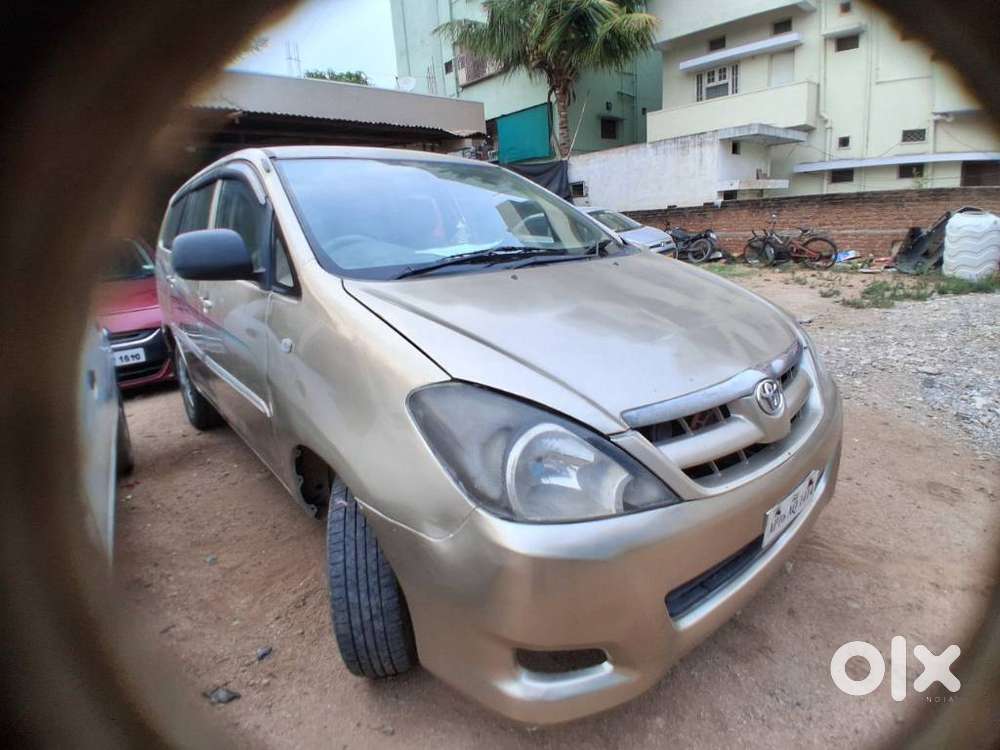 Toyota Innova 2.5 G (diesel) 8 Seater, 2005, Diesel