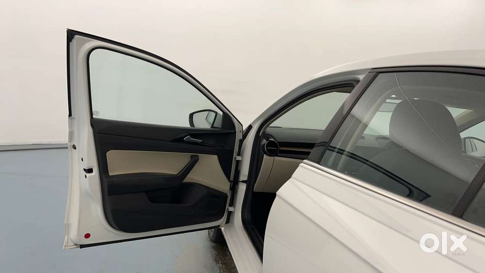 Skoda Slavia Style 1.0l Tsi At, 2022, Petrol
