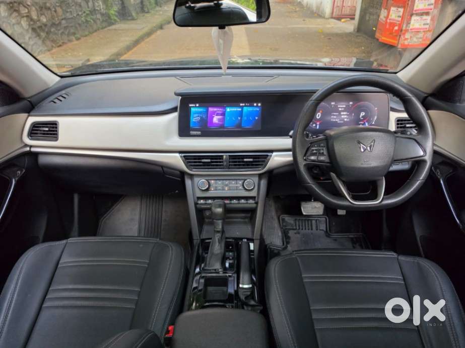 Mahindra Xuv700 2.2 Ax 5 Diesel At Str, 2022, Diesel