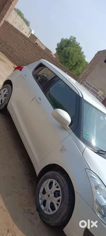 Swift Car White Colour