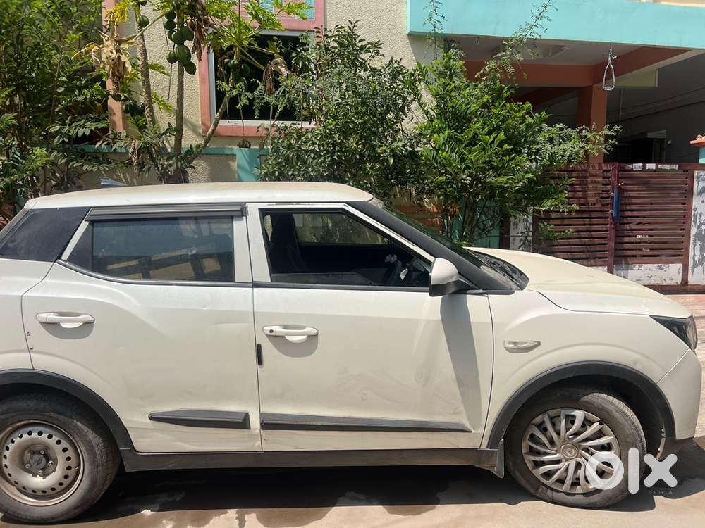 Mahindra Xuv300 2020 Petrol Well Maintained