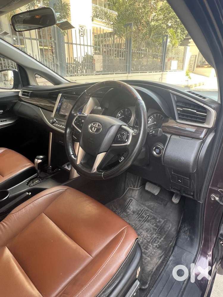 Toyota Innova Crysta 2.8 Zx At 7 Seater, 2017, Diesel
