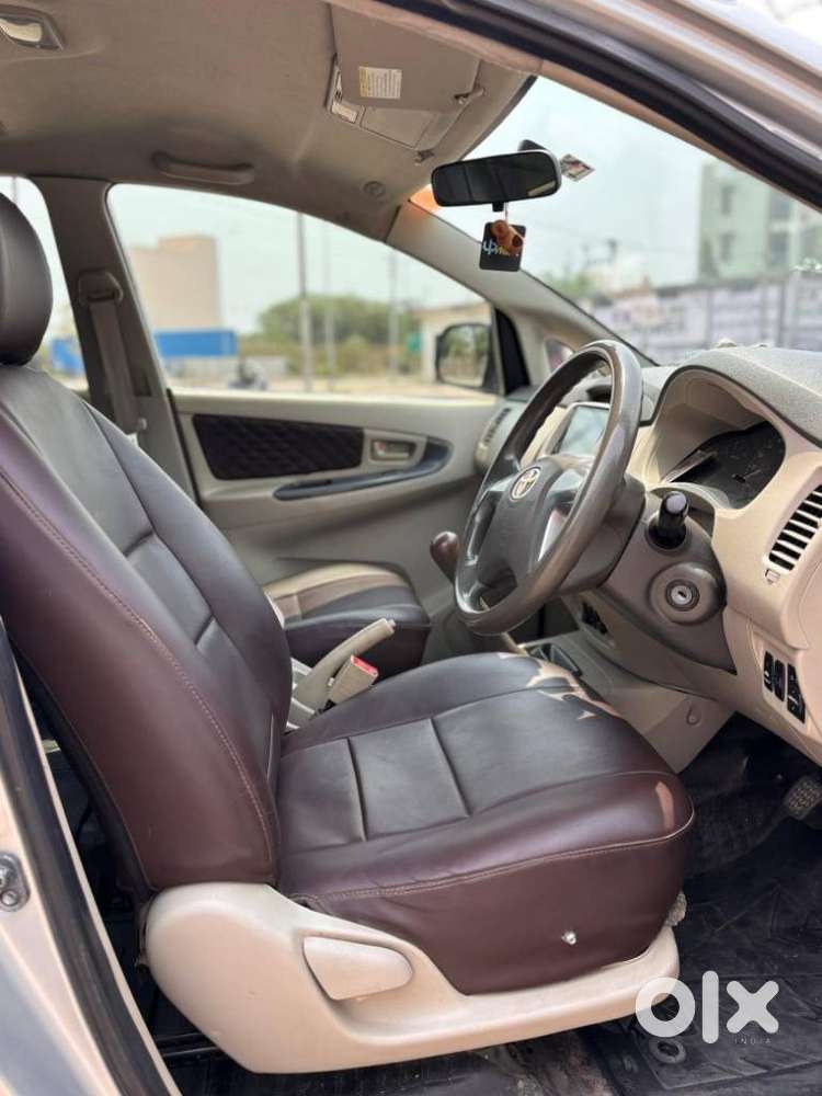Toyota Innova 2.5 G (diesel) 8 Seater, 2013, Diesel