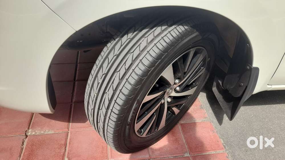 Toyota Innova Crysta 2.8 Zx At, 2022, Petrol