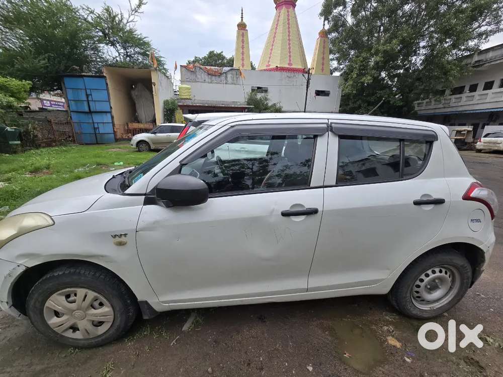 Maruti Suzuki Swift 2015 Lxi Petrol 85000 Km Driven