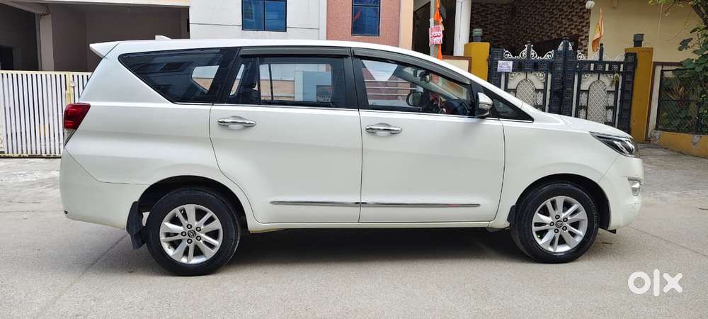 Toyota Innova Crysta 2.4 V 7 Str, 2016, Diesel