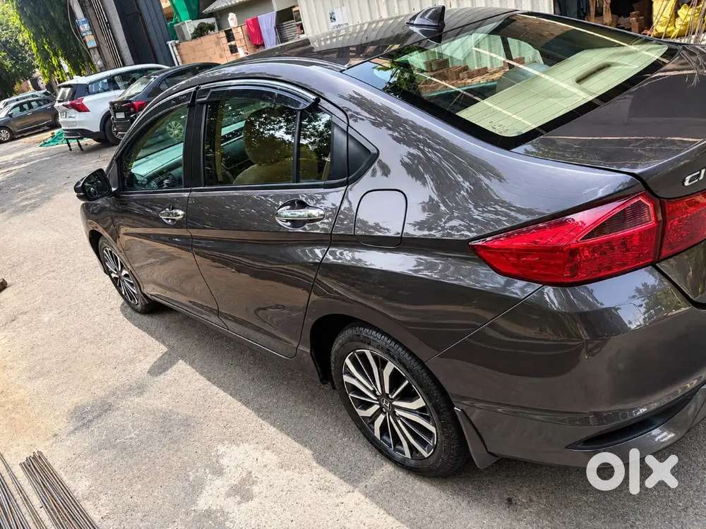 Honda City 2017 Vx Petrol Sunroof Driven With Service Record/new Tyres