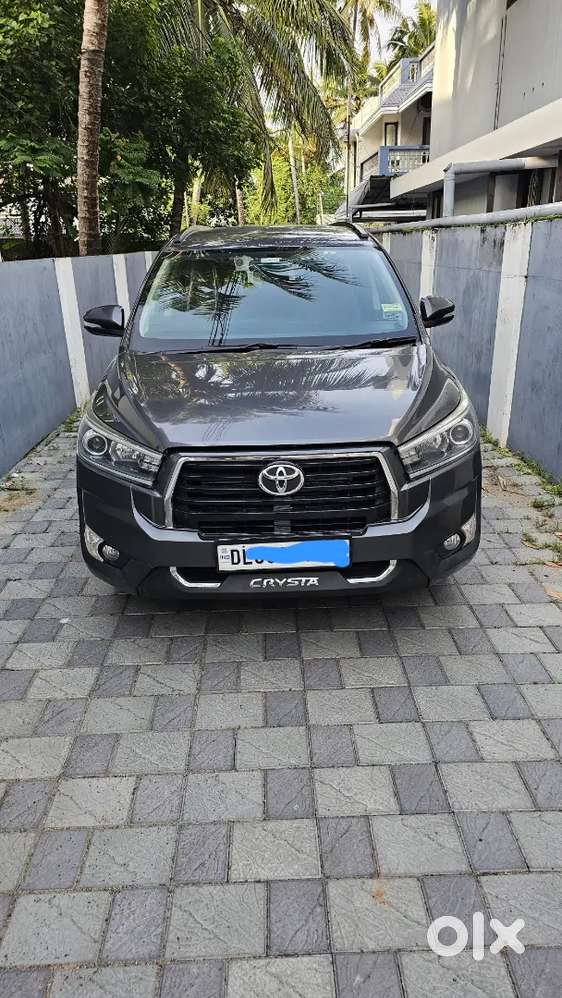 Toyota Innova Crysta 2.4 V Diesel 2017